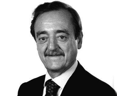 Dr. Carlos Macaya Miguel