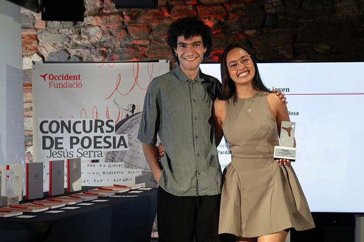 Mario Obrero lliura premi Concurs Poesia