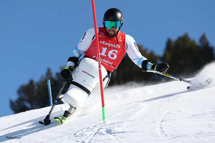 Inclusive skiing cup