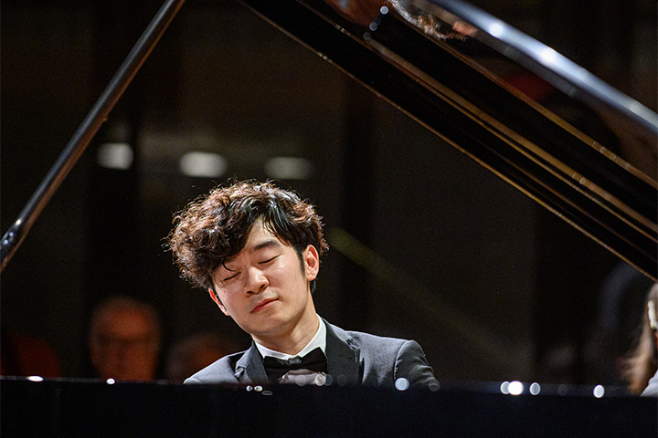 Pianist Xiaolu Zang
