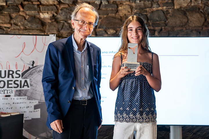 Anna Salchis, ganadora Categoría Infantil castellano y Ricardo Fernández