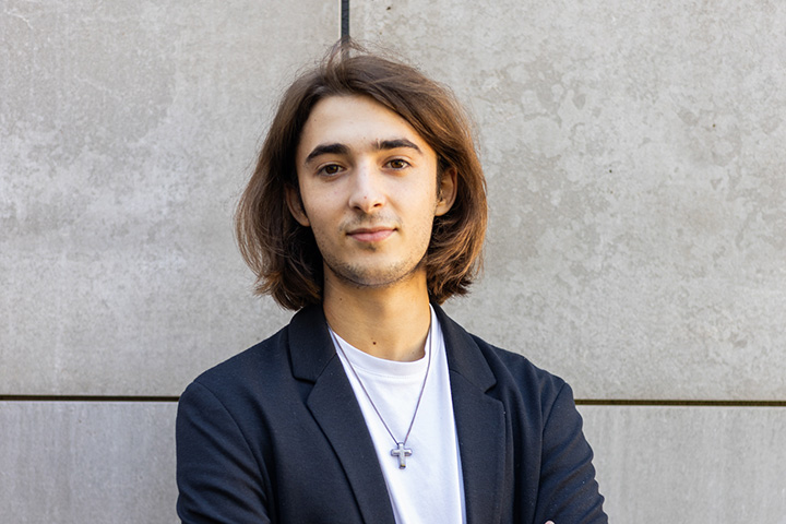 Beca SuperArte Iker López