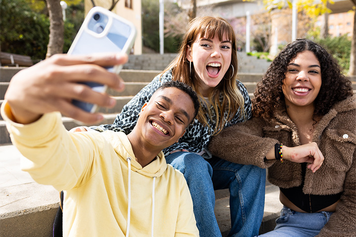 Becas grado jesús serra