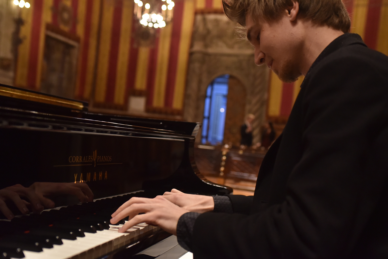 Concierto de Evgeny Konnov en Granada