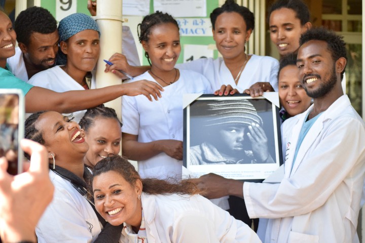 Equipo cuidados maternales Pablo Hortsmann en Etiopía
