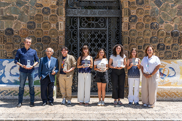 Ganadores XVIII edición Concurso poesía Jesús Serra y Presidenta, Laura Halpern