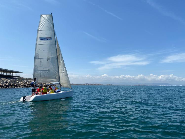Navegar con aventura nautica valencia
