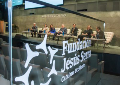 Mesa redonda, moderada por Manuel Campo Vidal